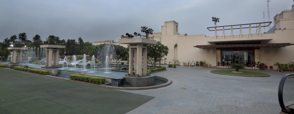 Hotel Orana & New Delhi