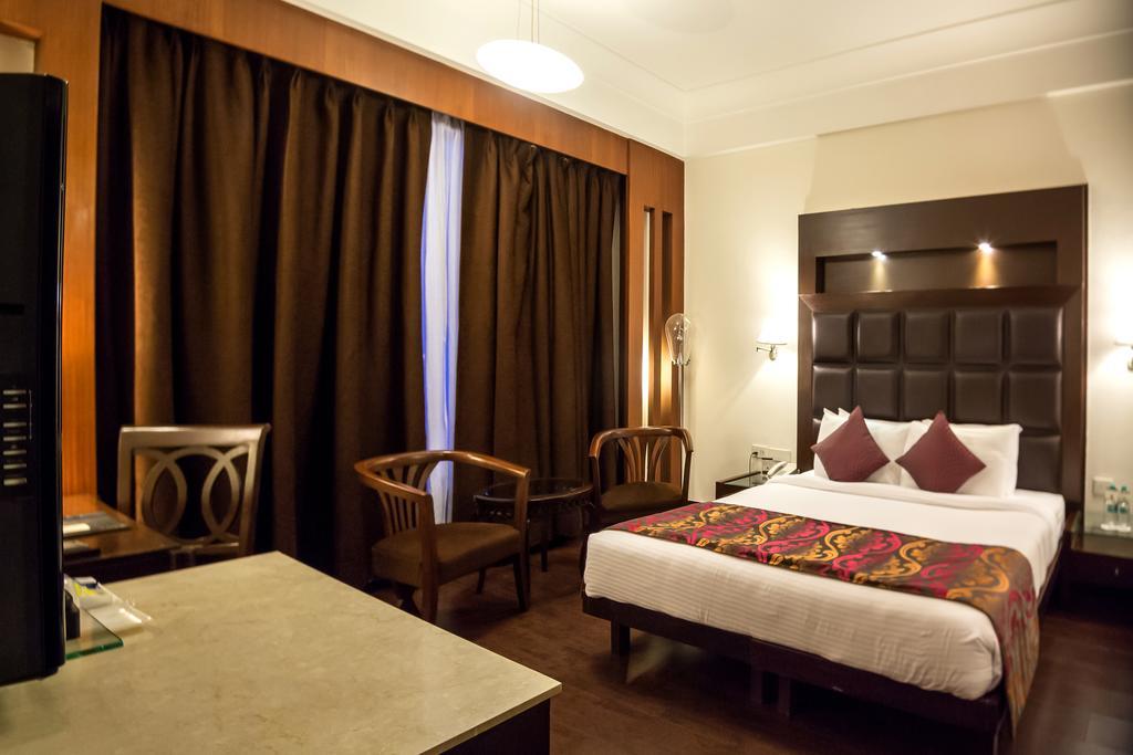 Orana & 4* New Delhi