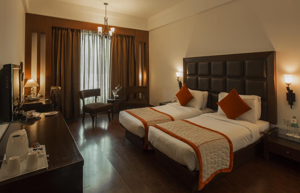 Hotel Orana &