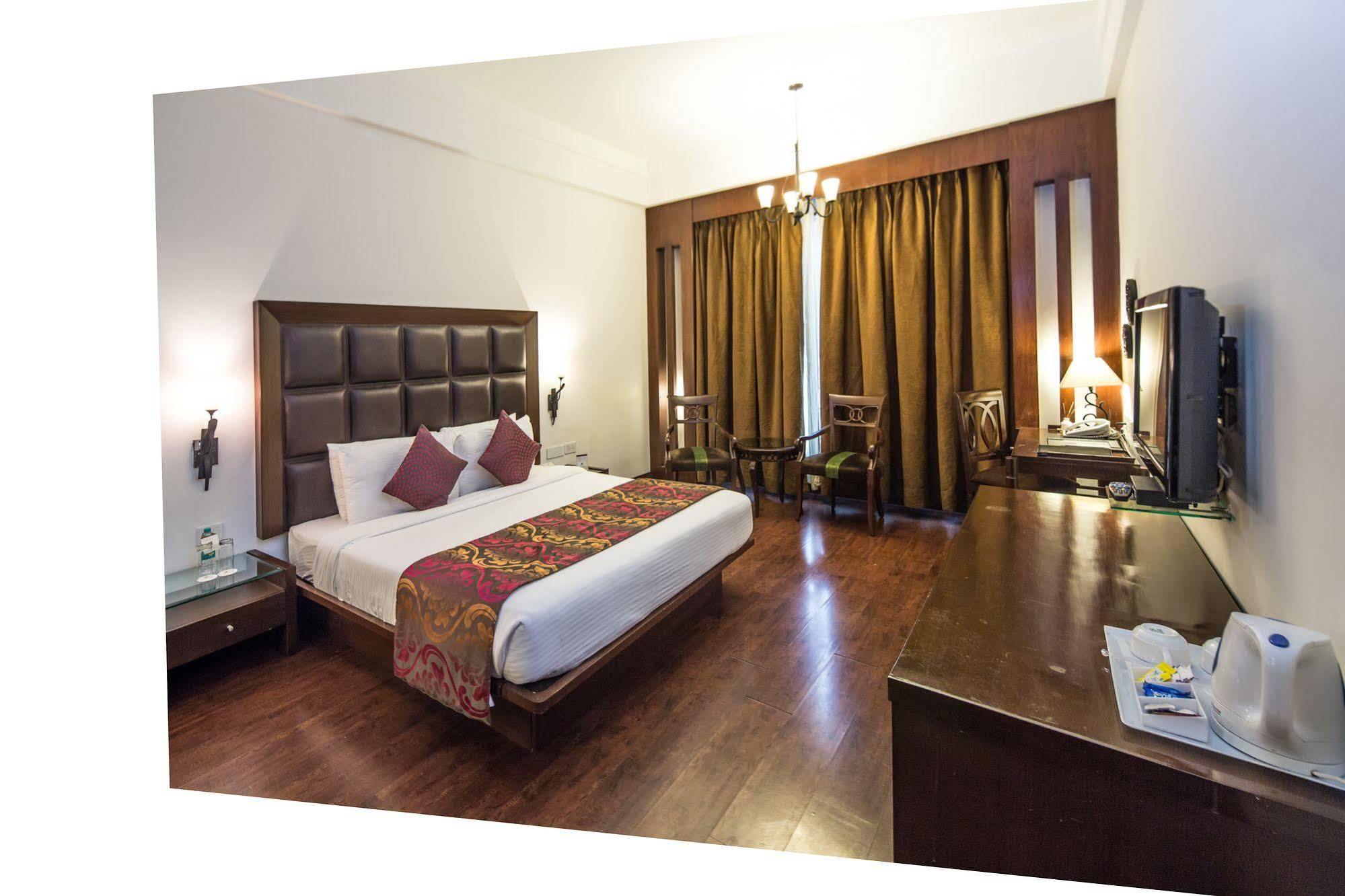 Orana & Hotel New Delhi