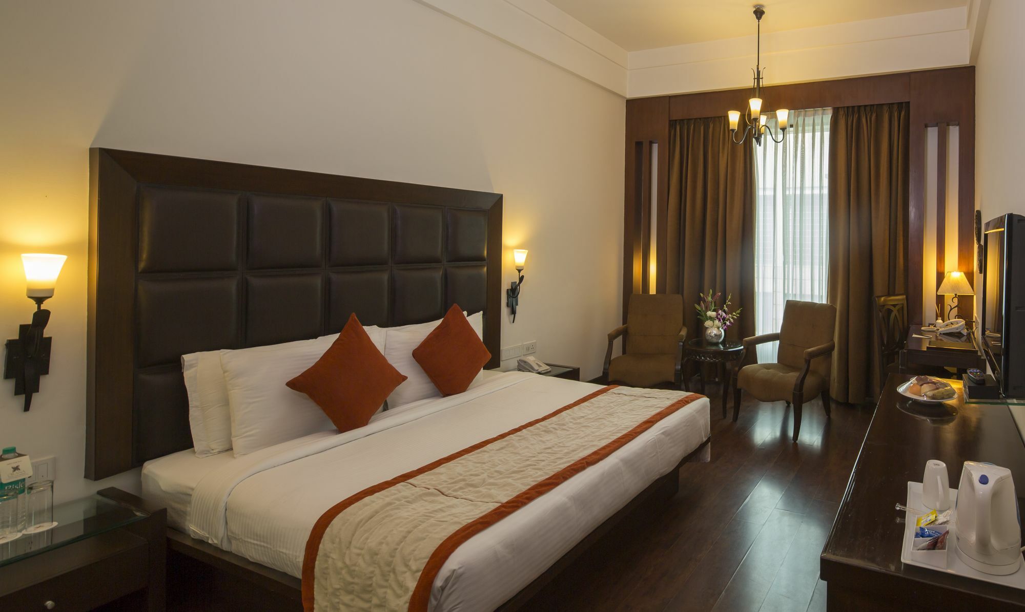 Orana & Hotel